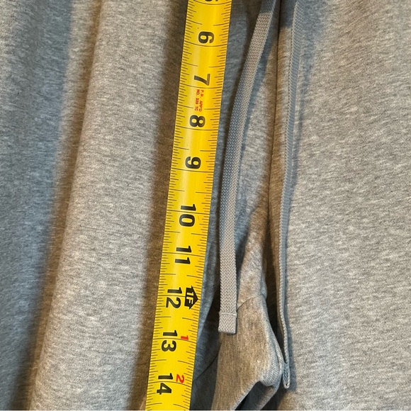 NWT Nike Sz 1X Women’s Grey Standard Fit Mid Rise Full Length Sweatpants Ret $60 - Picture 11 of 16